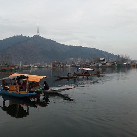 Houseboat Dunhill Srinagar (Jammu and Kashmir) Exterior photo