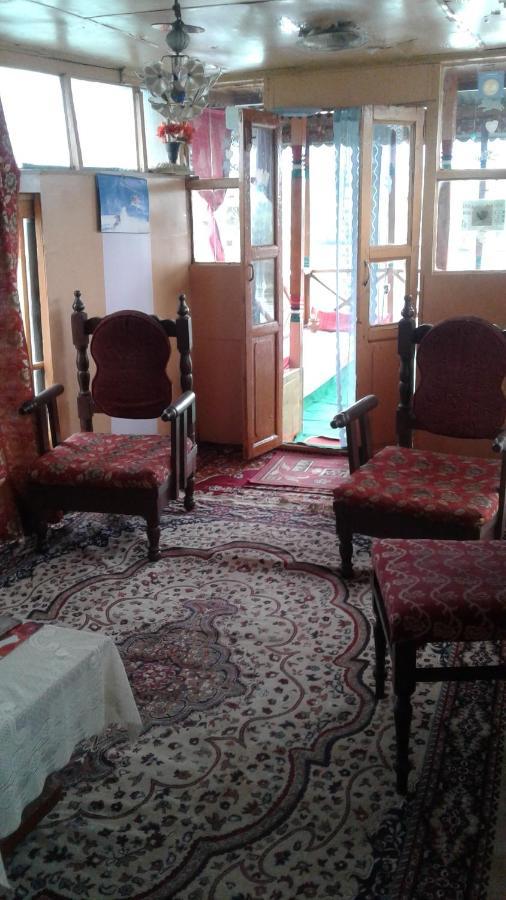 Houseboat Dunhill Srinagar (Jammu and Kashmir) Exterior photo