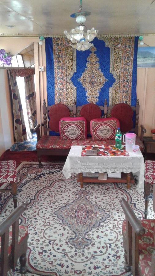 Houseboat Dunhill Srinagar (Jammu and Kashmir) Exterior photo